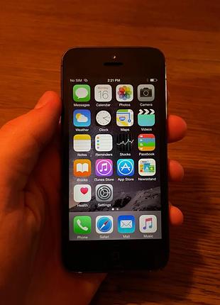 Черный iphone ( айфон ) 5 32 gb ios 8 компактный телефон, звонилка