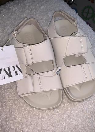 Zara нові шльопанці з бірками легенькі