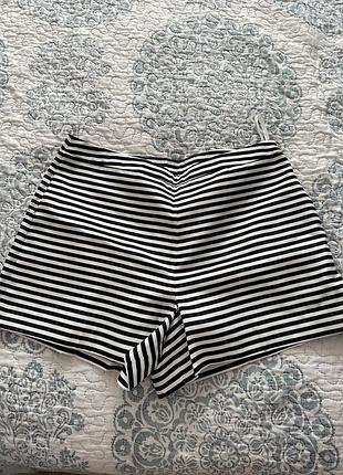 Шорти в полоску