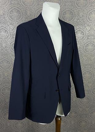 Uniqlo — класичний синій піджак