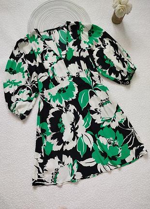 Плаття з віскози з широким рукавом