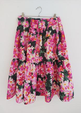 Яркая ярусная юбка в цветочный принт