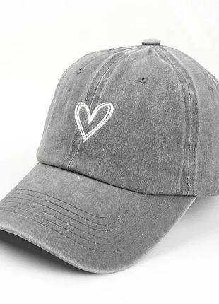Кепка/ бейсболка з сердцем