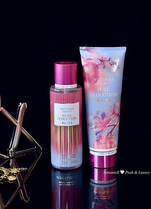 Ароматний набір для тіла velvet petals: лосьйон та міст, спрей victorias secret, вікторія сікрет