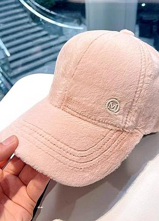 Зимняя женская кепка