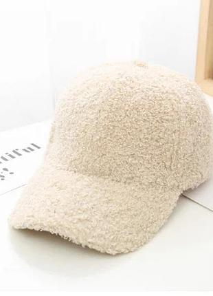 Зимняя женская кепка