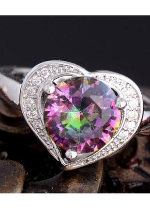 Кольцо в виде сердца с мистик топазом 17р 18р