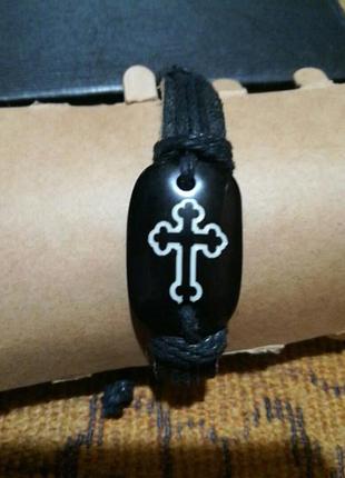 Кожаный браслет крест