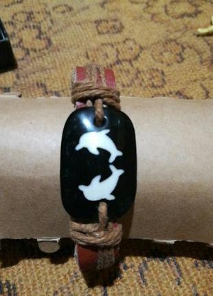 Кожаный браслет дельфины ручная работа