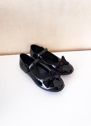 Лакові туфлі graceland 33 розмір