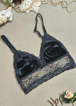 Короткий летний топ - бюстгальтер с кружевом