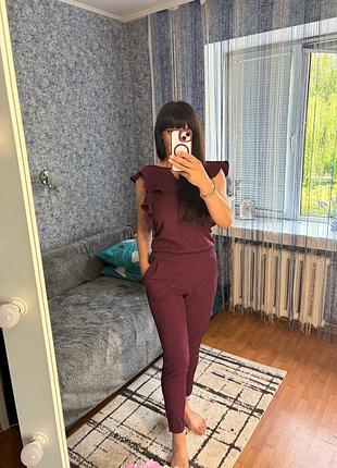 Комбінезон на розмір 44/46.