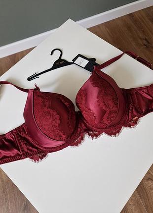 Бюст атласний бордовий hunkemoller noir 80e без пушап