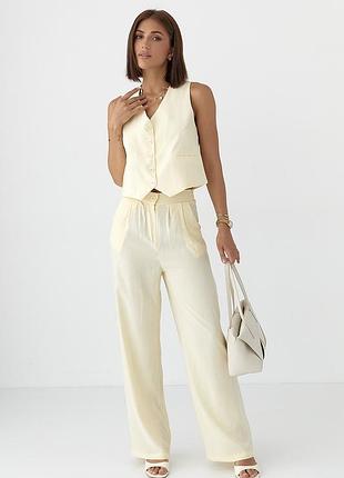 Літній брючний костюм із жилеткою