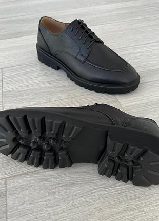 Casual чоловічі туфлі. чорні шкіряні дербі для важливих подій!4 фото