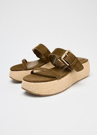 Босоножки на платформе с ремешками zara