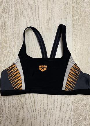 Спортивний топ arena в розмірі s