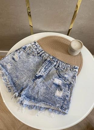 Круті жіночі шорти