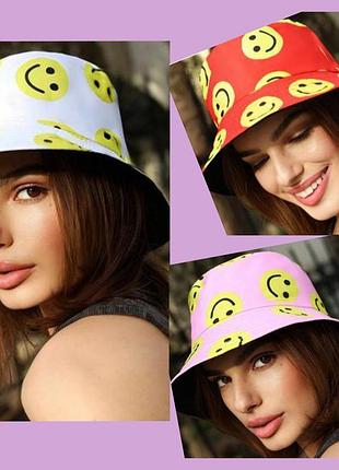Жіноча панама з полями двостороння у смайлик у різних кольорах.