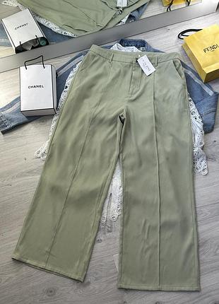 Брюки in the style