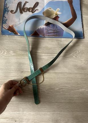 Красивый лаковый пояс с цепочкой