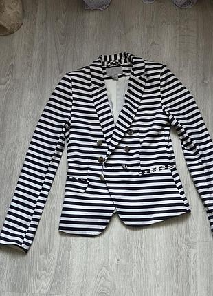 Жіночий піджак