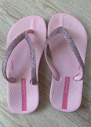 Вʼєтнамки з блискітками