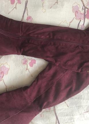 Бордові чоботи