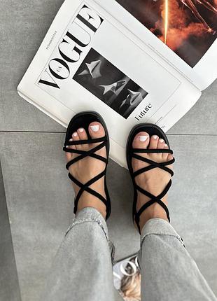 Босоніжки  з ремінцями