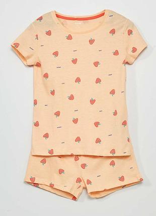 Ніжний костюмчик у полуничку розмір 90-97 см
