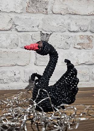 Брелок на сумку лебідь із рафії чорний handmade6 фото