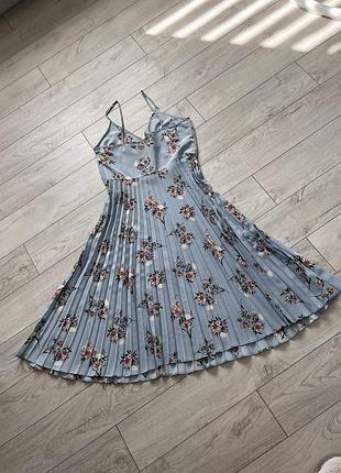 Сукня літня на бретельках