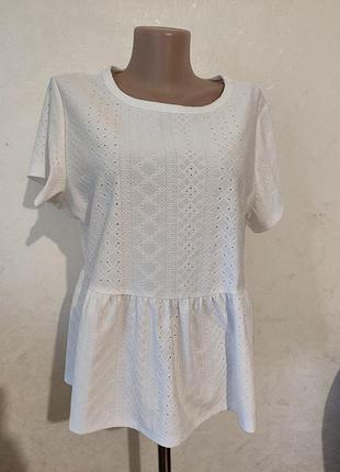 Футболка с баской