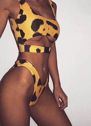 Крутий трендовий купальник з вирізами asos