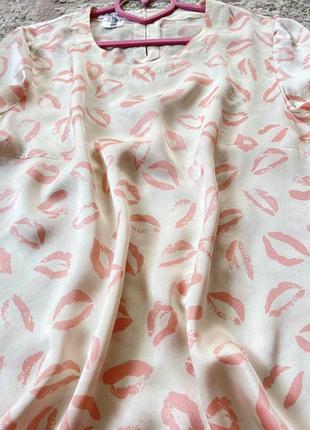 Escada margaretha ley cream pink silk lipstick print- це високоякісна та виразна блуза,3 фото