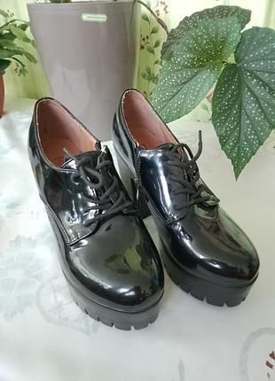 Туфли черные лаковые