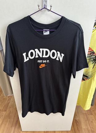 Чоловіча футболка nike