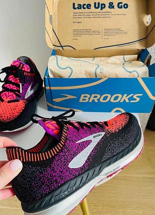 Нові американські кросівки brooks 36-36,5