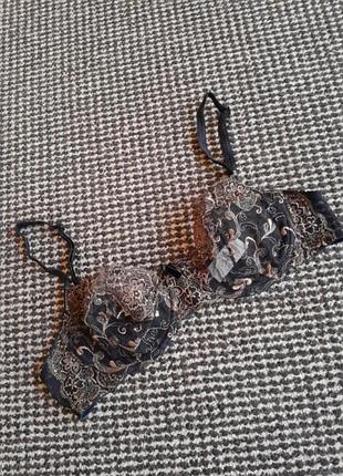 Бюстик красивый нюанс