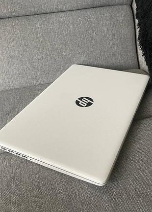 Hp laptop 17-ca0008no -– великий екран для роботи та навчання
