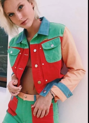 Вінтажна укорочена джинсова куртка peter max x wrangler limited edition колорблок 5