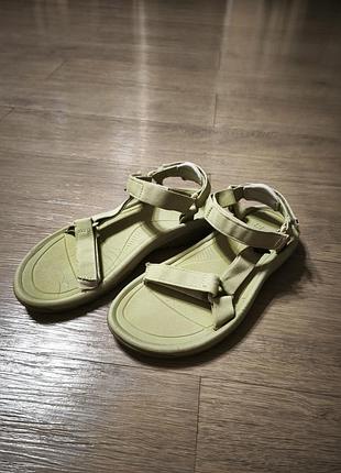 Босоніжки teva розмір 41-42