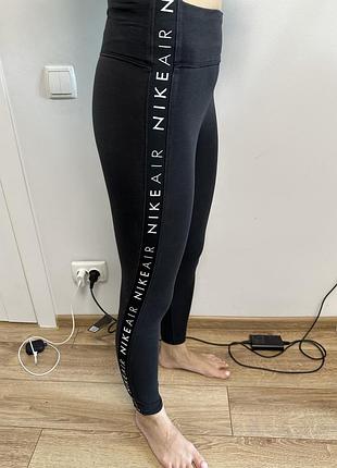 Спортивні лосини від nike