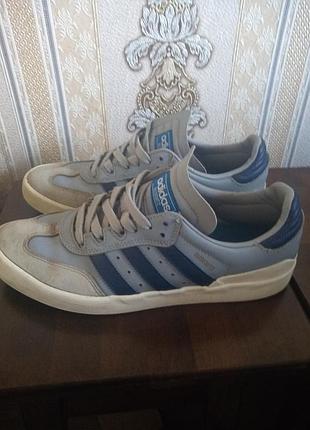 Чоловічі шкіряні кросівки adidas
