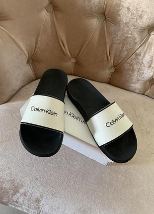 Оригінал з офіційного сайту шльпанці чорно-білі бренду calvin klein 39 р