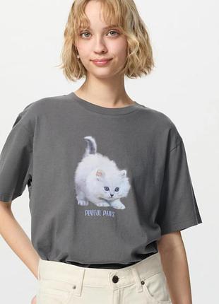 Футболка uniqlo з принтом котик