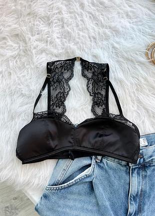 Красивый бралет с кружевом и красивой спиной