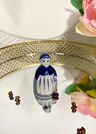 Винтаж винтажная керамическая фигурка девушки-колокольчик «delft» blue bells.