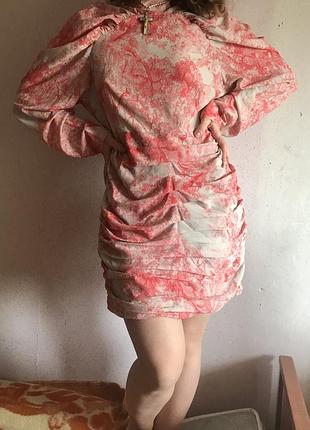 Сукня з вирізом на спині in the style