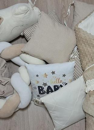 Комплекти постельного белья в детскую кроватку hello baby